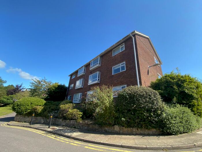 2 Bedroom Flat To Rent In Cliveden Court, BN1