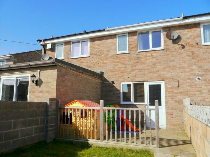 2 Bedroom Terraced House To Rent In Rufus Way, The Grove. Portland, DT5