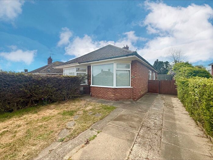 2 Bedroom Semi-Detached Bungalow To Rent In Chestnut Avenue, Bradwell, NR31