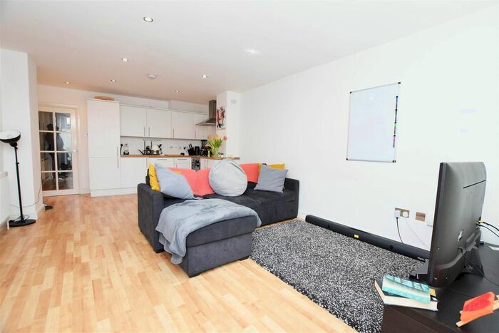 2 Bedroom Flat To Rent In Church Road, Teddington, TW11