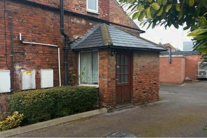 2 Bedroom Flat To Rent In Bingham Road, Nottingham, NG12