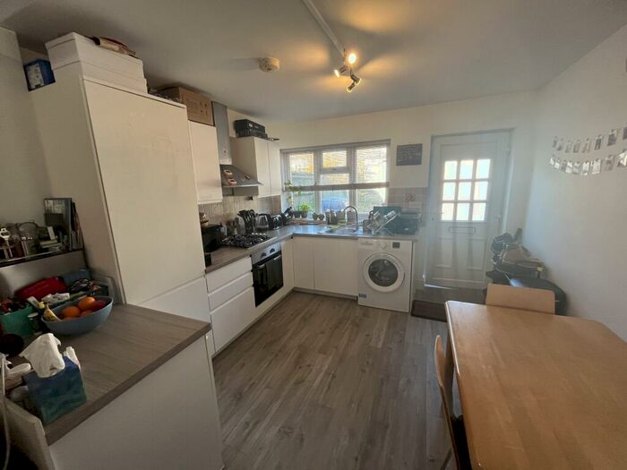 2 Bedroom Apartment To Rent In Meadow Lane, Meadow Lane, Oxford, OX4