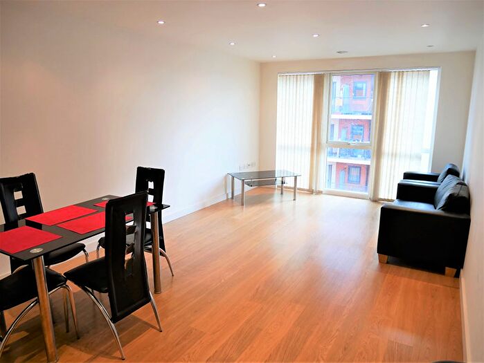 2 Bedroom Flat To Rent In Rivington Street, Slough, SL2