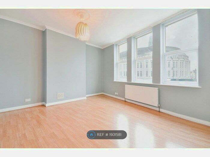 2 Bedroom Flat To Rent In Rushey Green, London, SE6