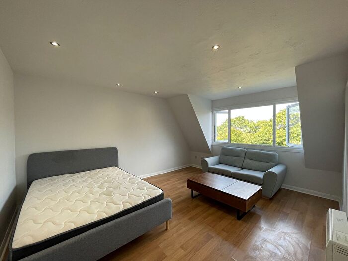 1 Bedroom Flat To Rent In Park Royal, London, NW10