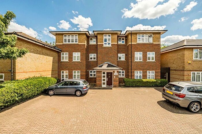 1 Bedroom Flat To Rent In William Close, Hanwell, UB2