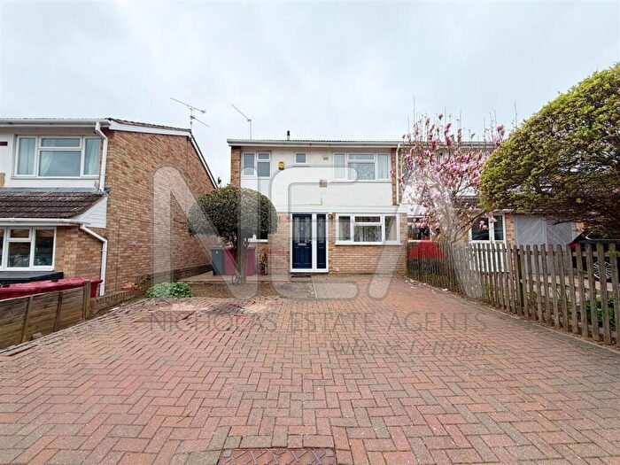 3 Bedroom Semi Detached House To Rent In Quantock Avenue, Caversham Park Village, Reading, RG4