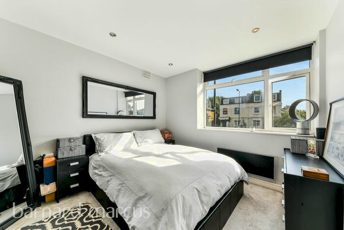 2 Bedroom Flat To Rent In Goldhawk Road, Shepherds Bush, London, W12