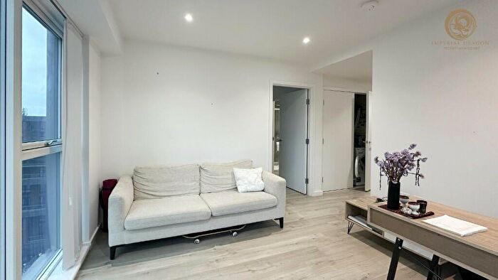 2 Bedroom Flat For Sale In Heartwell Avenue, London, E16