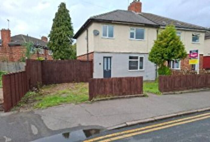 3 Bedroom Semi-Detached House To Rent In The Quadrant, Kingston Upon Hull, HU6