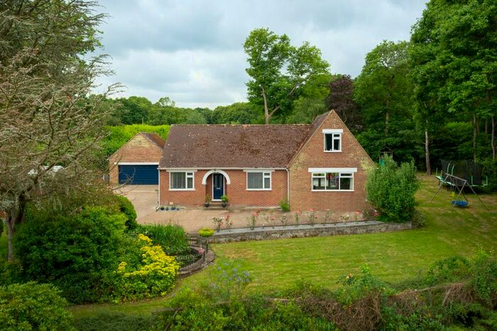 4 Bedroom Detached Bungalow For Sale In Gravelly Bottom Road, Kingswood, Maidstone, ME17
