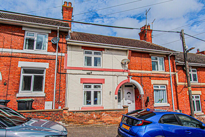 3 Bedroom Terraced House For Sale In Lilley Terrace, Irthlingborough, NN9