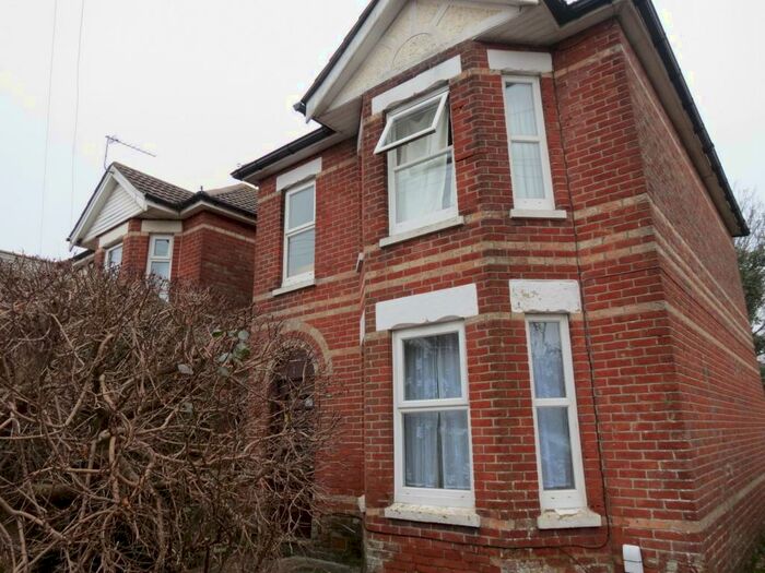 6 Bedroom House To Rent In Bedroom Detached House In Winton, BH9