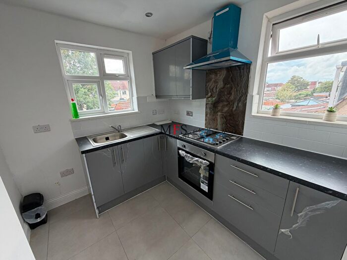 3 Bedroom Flat To Rent In Somerset Road, Southall, UB1