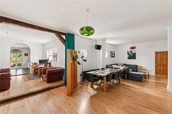 3 Bedroom Detached House To Rent In Barbauld Road, London, N16