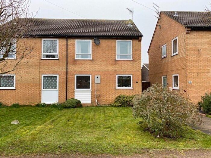 3 Bedroom Semi-Detached House To Rent In Cromwell Close, Martham, NR29