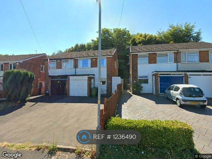 3 Bedroom Semi-Detached House To Rent In Hinchliffe Avenue, Bilston, WV14