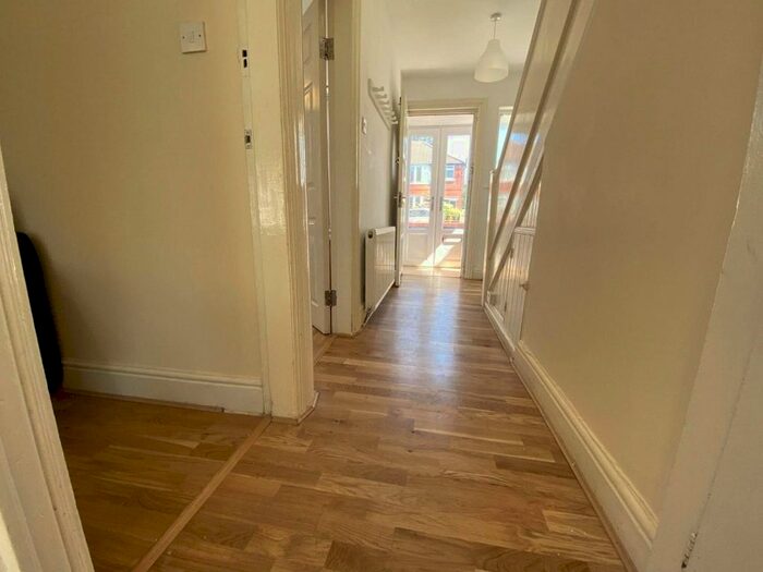 4 Bedroom Semi-Detached House To Rent In Brentbridge Road, Fallowfield, M14