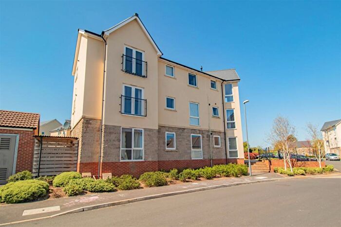 2 Bedroom Flat For Sale In Greenfield Road, Keynsham, Bristol, BS31