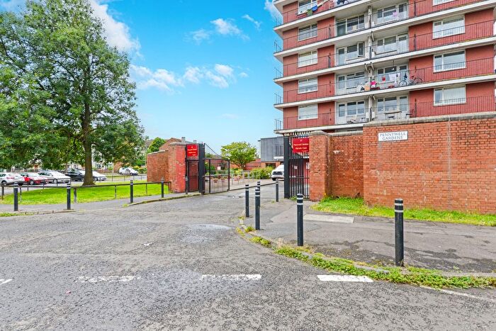 2 Bedroom Flat For Sale In Pennywel Gardens, Edinburgh, EH4