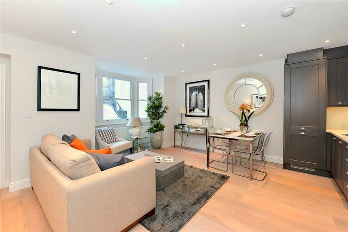 2 Bedroom Apartment To Rent In Redcliffe Gardens, London, SW10