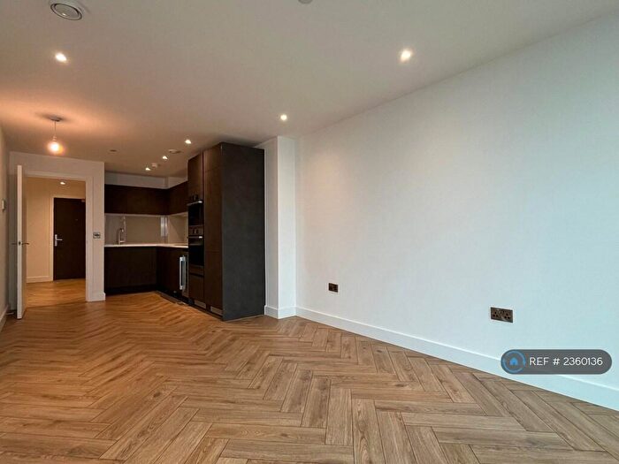 1 Bedroom Flat To Rent In Chester Road, Manchester, M15