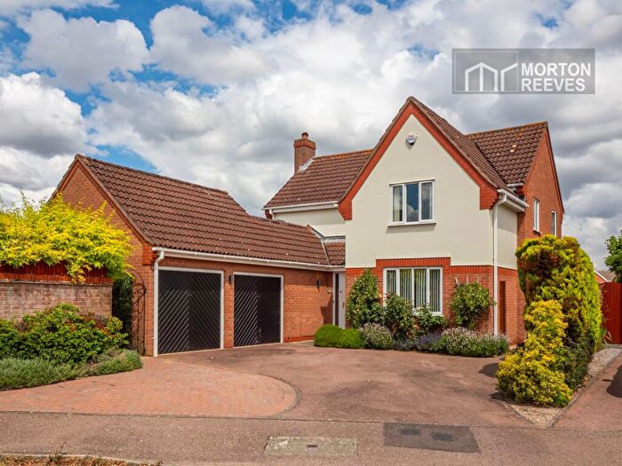 4 Bedroom Detached House For Sale In Henby Way Thorpe St Andrew, NR7