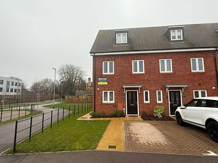 3 Bedroom End Terrace House For Sale In Waterfield Close, Peterborough, PE3