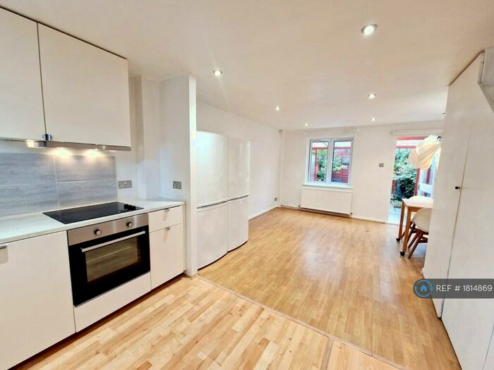 3 Bedroom Terraced House To Rent In Emerald Close, London, E16