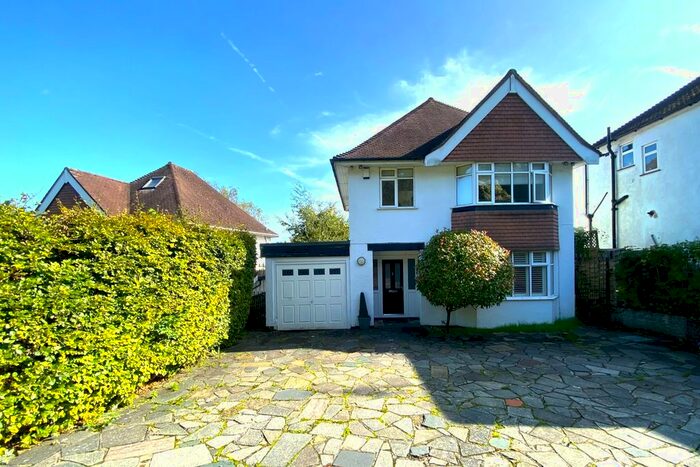 3 Bedroom Detached House To Rent In Burntwood Lane, Caterham, CR3