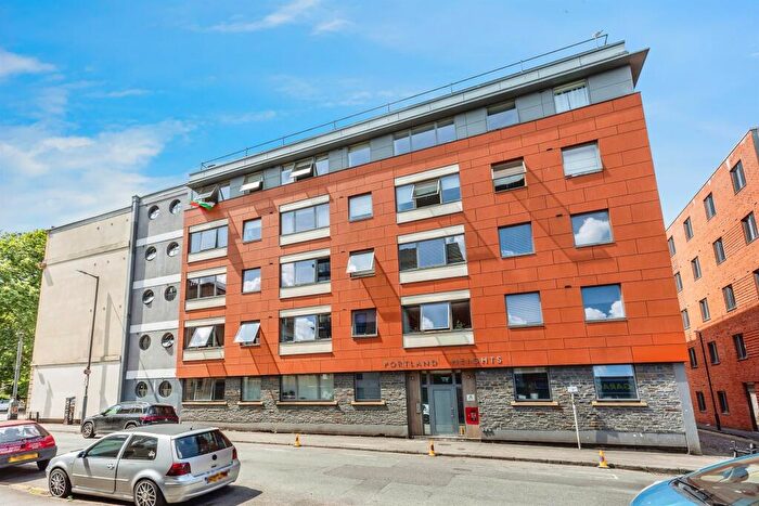 2 Bedroom Apartment For Sale In Dean Street, Bristol, BS2