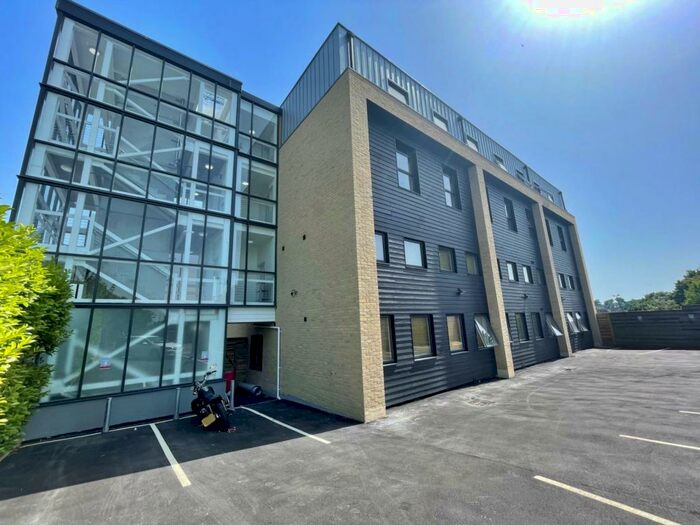 2 Bedroom Flat To Rent In Winnall, SO23