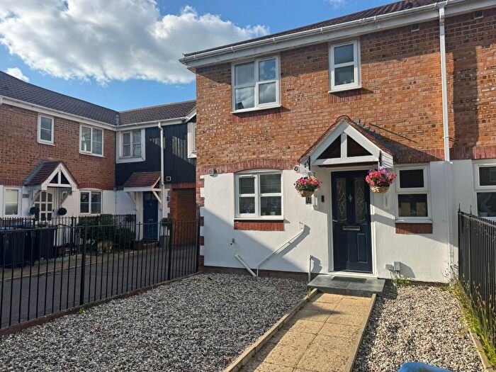 3 Bedroom Terraced House To Rent In Barrass Close, Enfield, EN3