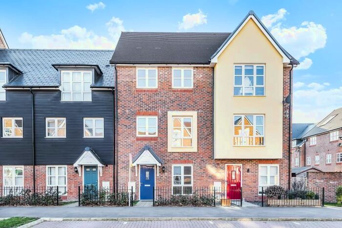 4 Bedroom Terraced House To Rent In Drewitt Place, Aylesbury, HP21