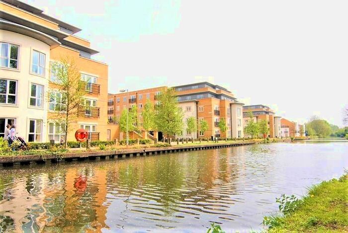 2 Bedroom Flat To Rent In Ovaltine Drive, Kings Langley, WD4