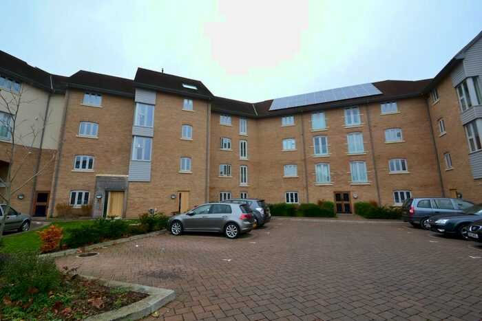 1 Bedroom Flat To Rent In Bedroom Flat, Thomas Court, New Mossford Way, Barkingside, Ilford, Greater London, IG6