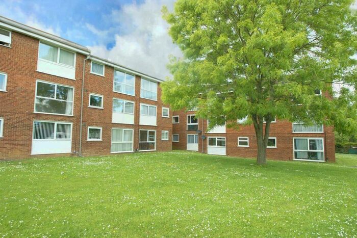 1 Bedroom Flat To Rent In Roydon Court, Woodhall Farm, Hemel Hempstead, HP2