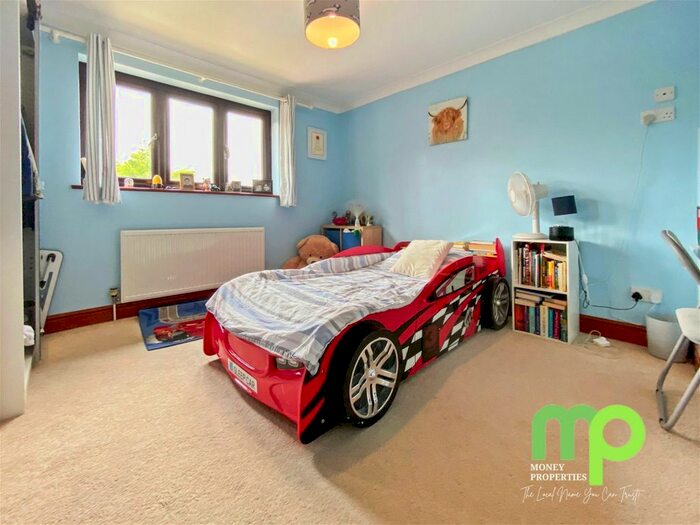 4 Bedroom Detached House For Sale In Norwich Road, Besthorpe, NR17