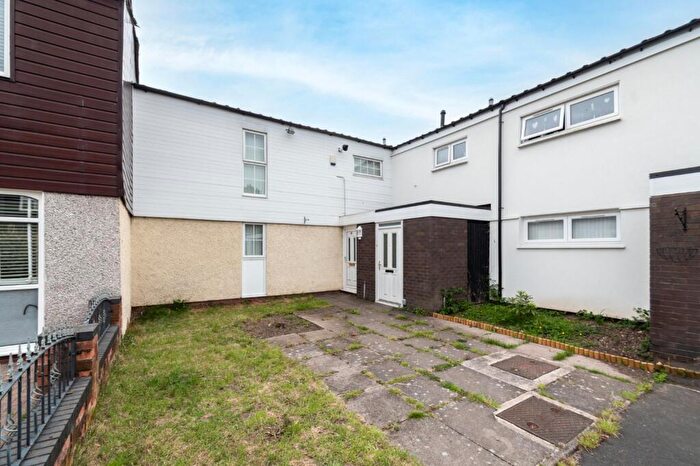 3 Bedroom End Of Terrace House To Rent In Lincoln Grove, Birmingham, West Midlands, B37