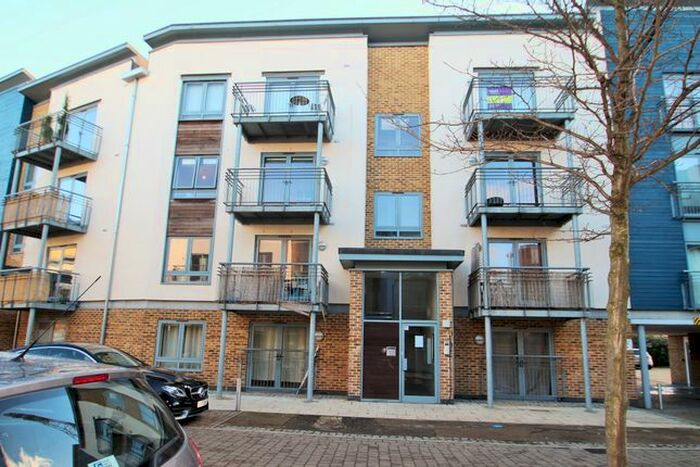 2 Bedroom Flat To Rent In Quayside Drive, Colchester, CO2