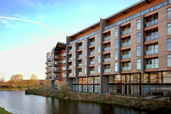 3 Bedroom Flat To Rent In Roach Road, London, E3