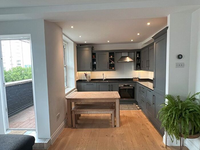 3 Bedroom Flat To Rent In Mead Close, Belmont Street, NW1