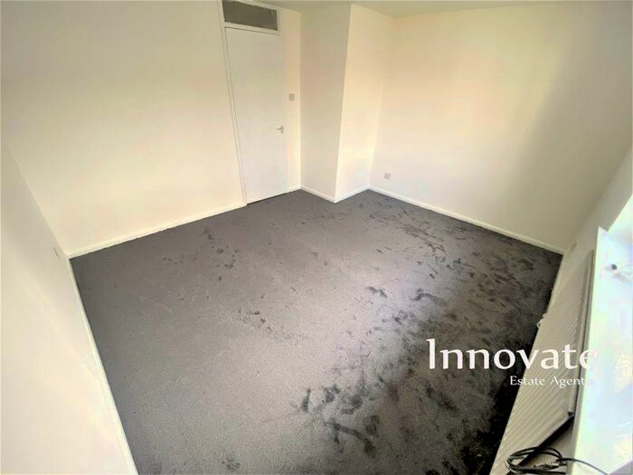 2 Bedroom Flat To Rent In Roslyn Close, Smethwick, B66