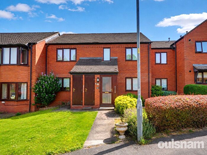 3 Bedroom Flat For Sale In St. Georges Crescent, Droitwich, Worcestershire, WR9