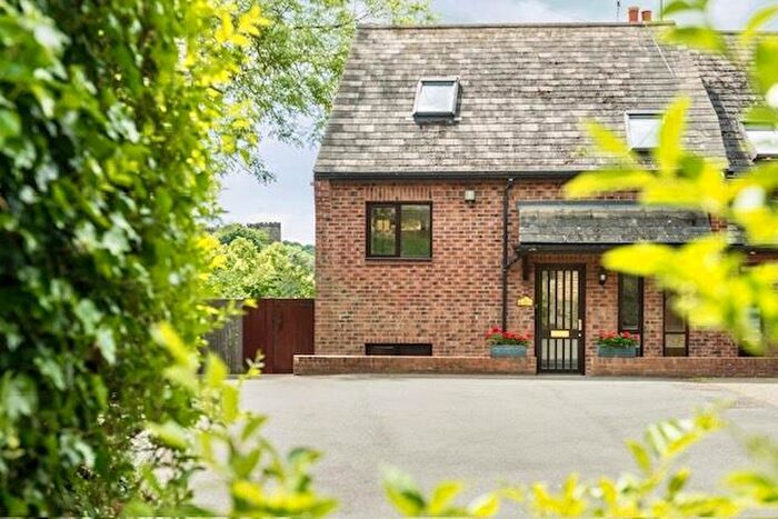 3 Bedroom Semi-Detached House To Rent In Belle Vue Court, Claypath, Durham, DH1