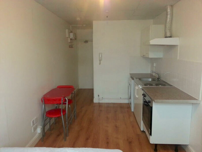 Studio To Rent In Kember Street, Islington, N1
