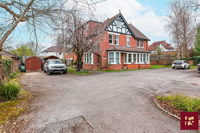 1 Bedroom Apartment For Sale In St Annes Court, Dukes Ride, Crowthorne, Berkshire, RG45