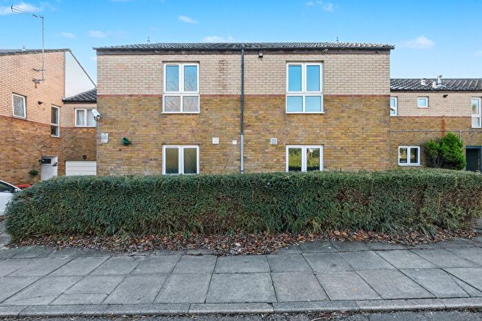 6 Bedroom Terraced House For Sale In Blackheath Crescent, Bradwell Common, Milton Keynes, MK13