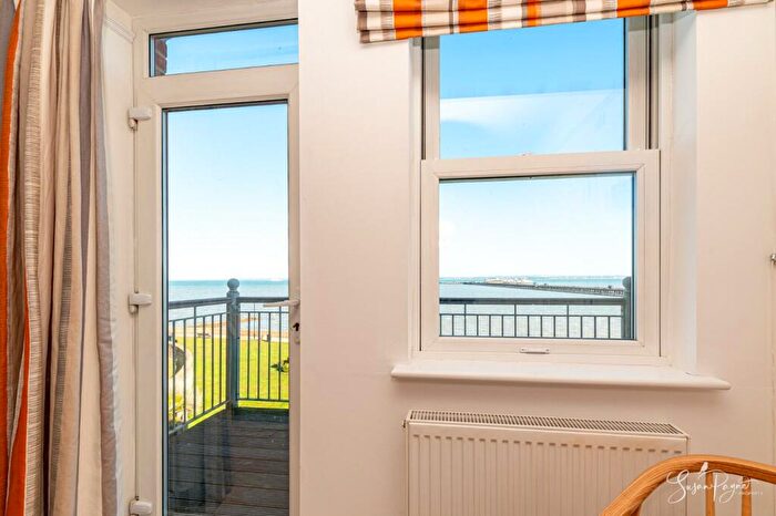 2 Bedroom Apartment For Sale In Victoria Lodge, St. Thomas Street, Ryde, PO33