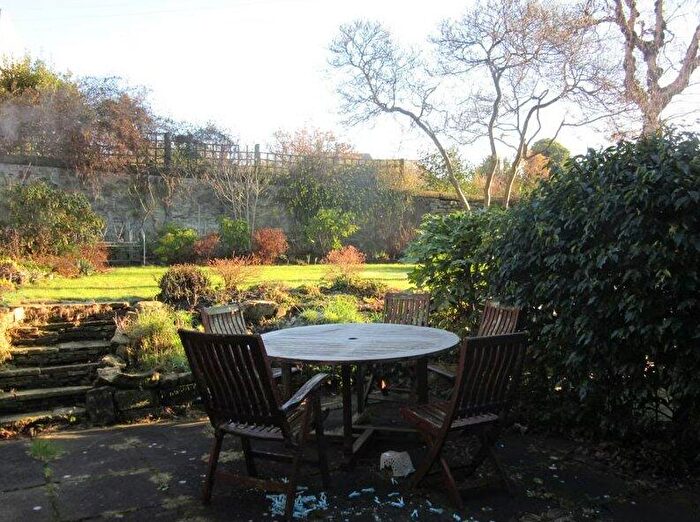 3 Bedroom Flat To Rent In Murrayfield Road, Edinburgh, EH12